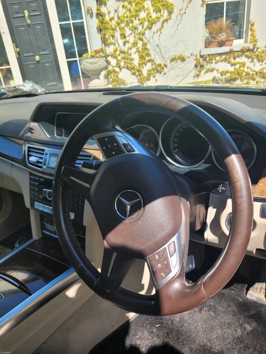 7 seater Mercedes e250 - Image 2