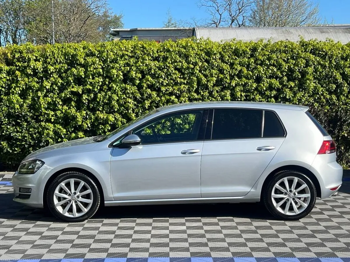 Volkswagen Golf HIGHLINE 1.4 TSI // VERY LOW MILEA - Image 3
