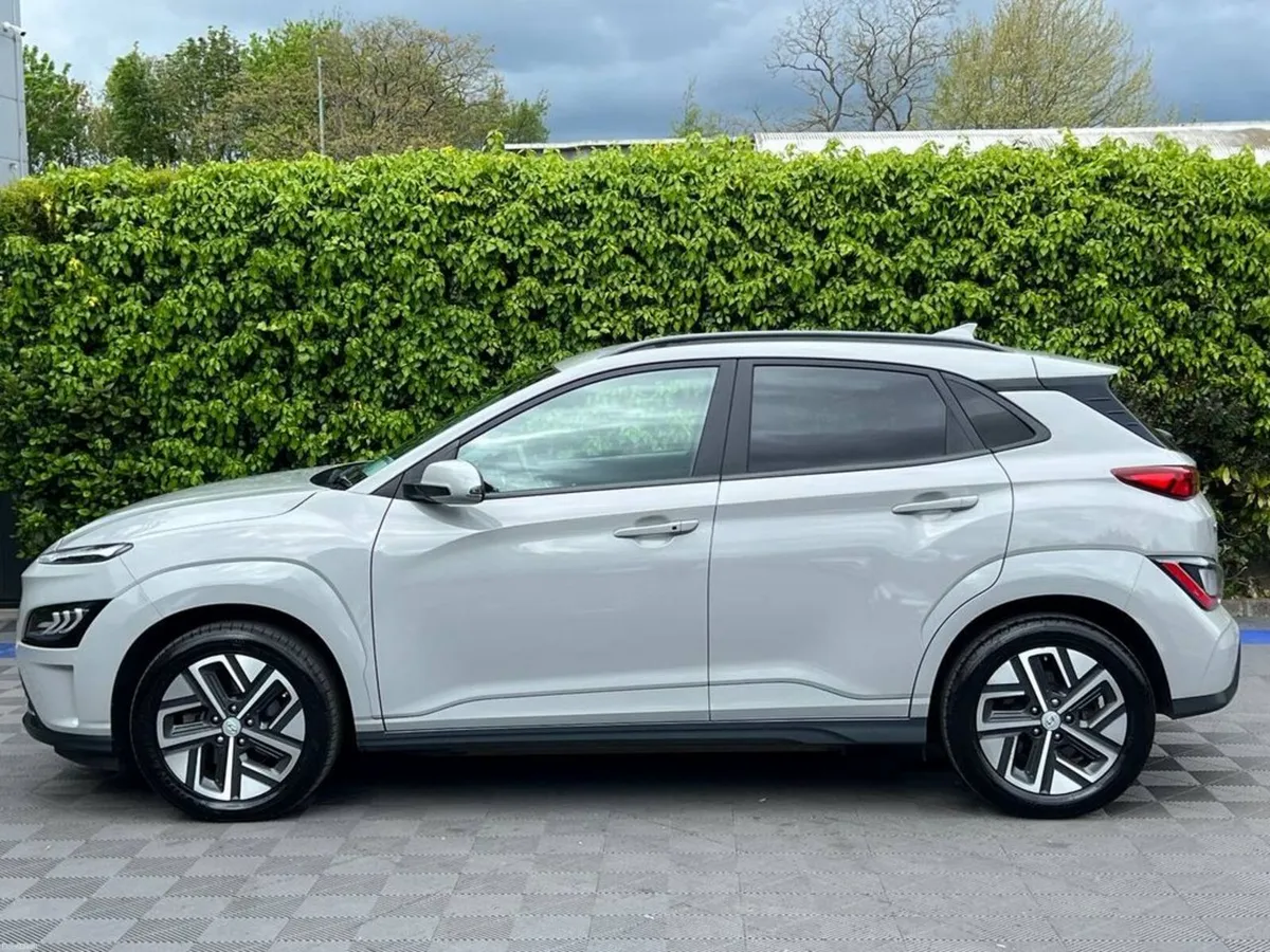 Hyundai KONA PREMIUM 65KWH LONG RANGE // LOW MILEA - Image 3