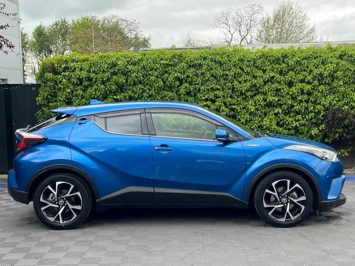 Toyota C-HR 1.8 HYBRID AUTO // SERVICE HISTORY // - Image 2