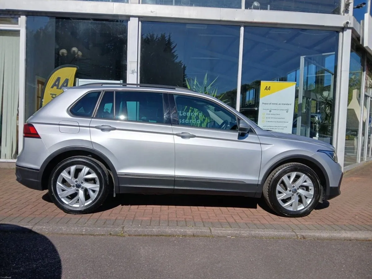 Volkswagen Tiguan 2.0 TDI 122HP Life, Reflex Silve - Image 3