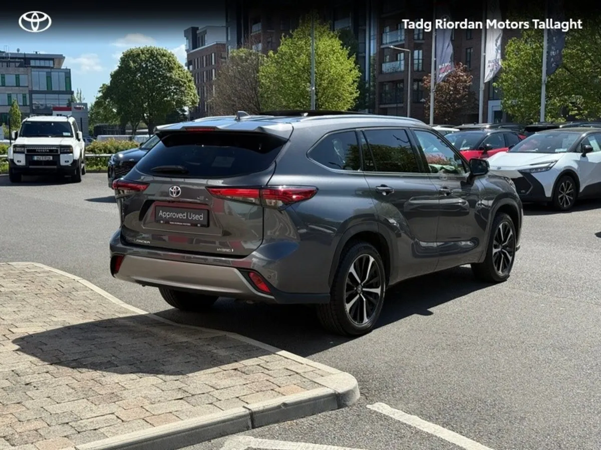 Toyota Highlander HIGHLANDER PLATINUM 7 SEAT TOP S - Image 2