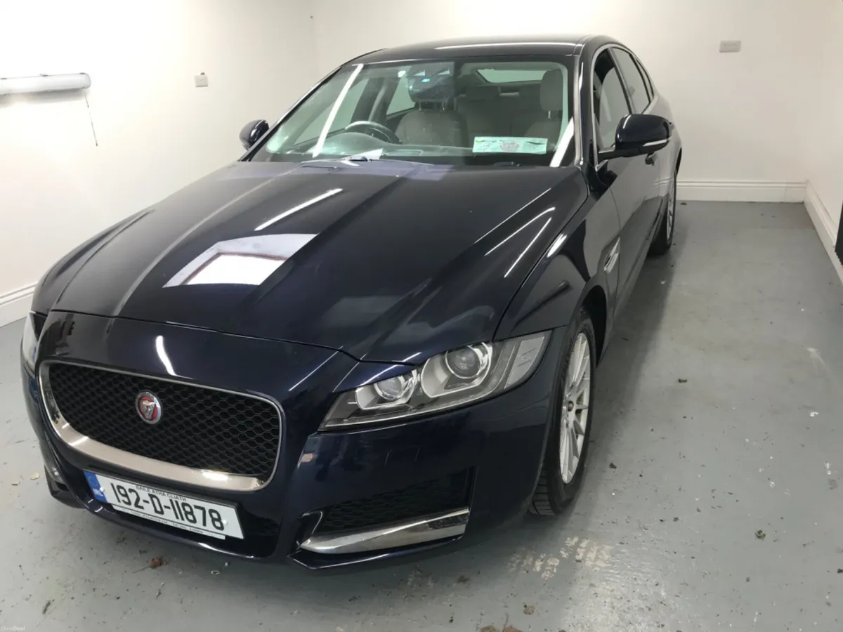 Jaguar XF 2019 - Image 2