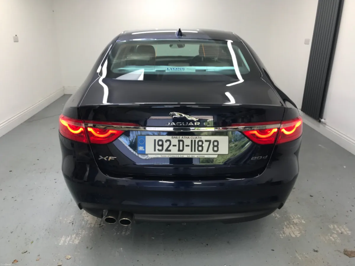 Jaguar XF 2019 - Image 4