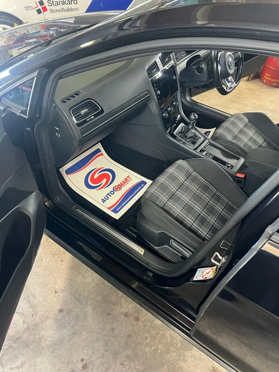 Volkswagen Golf - Image 4