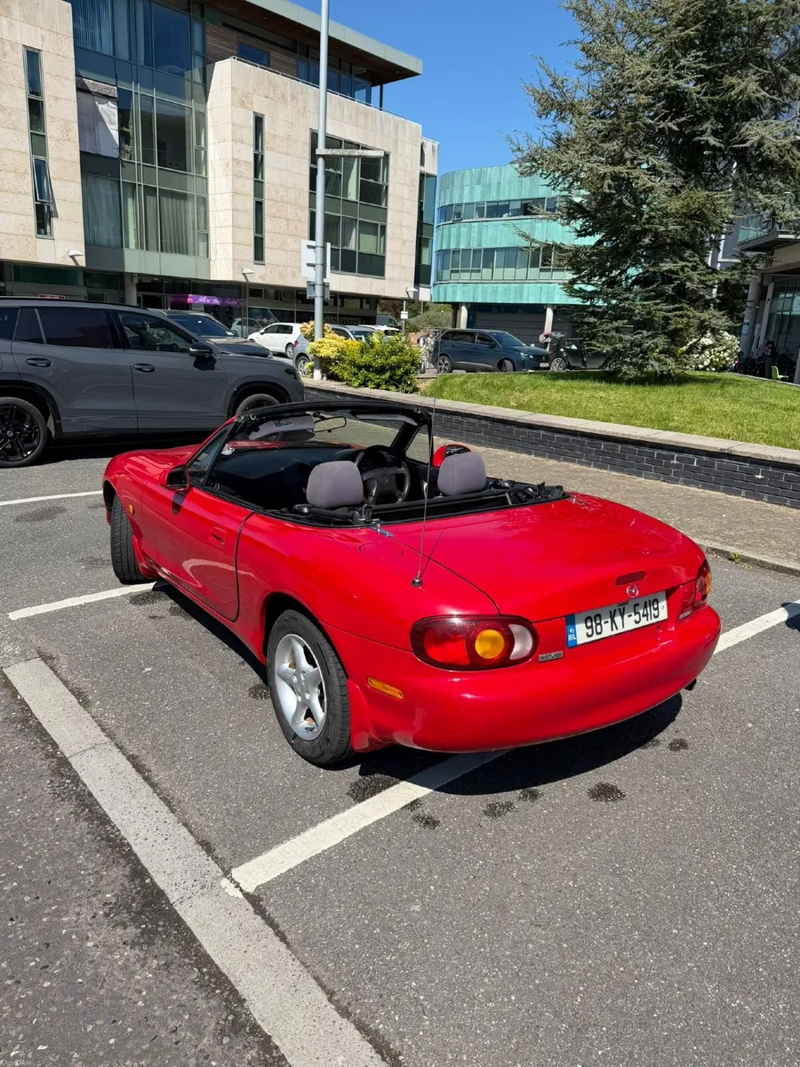 Mazda MX-5 1998 - Image 2