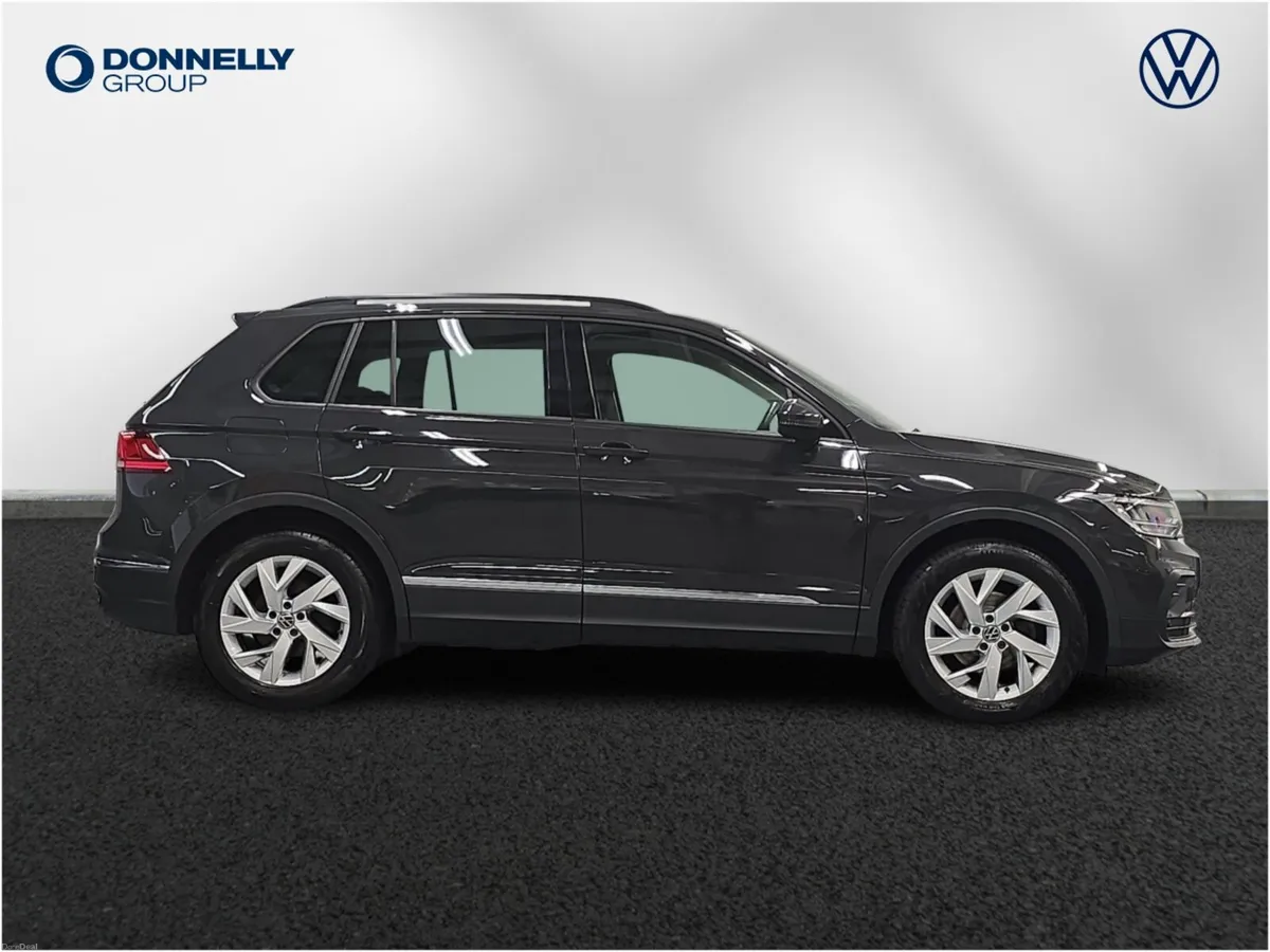 Volkswagen Tiguan Estate Life - Image 4