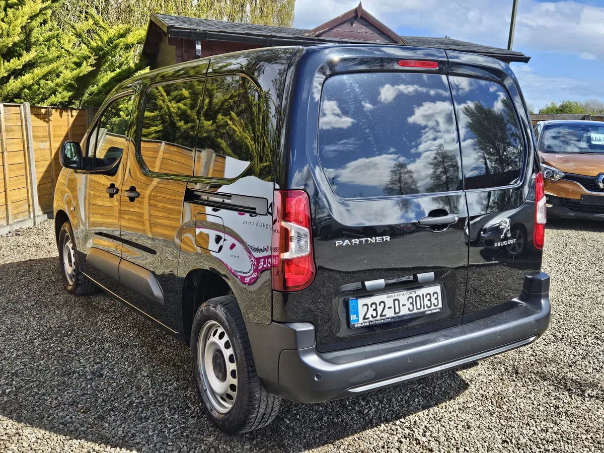 2023 PEUGEOT PARTNER 3 SEATS  WITH ONLY 32KLMS  A - Image 4