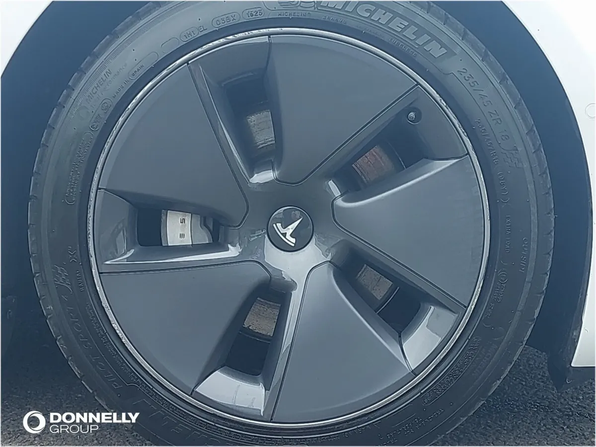 Tesla Model 3 Saloon Long Range - Image 4