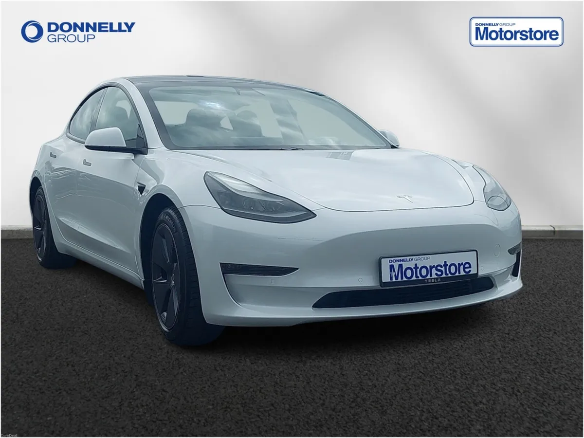 Tesla Model 3 Saloon Long Range - Image 1