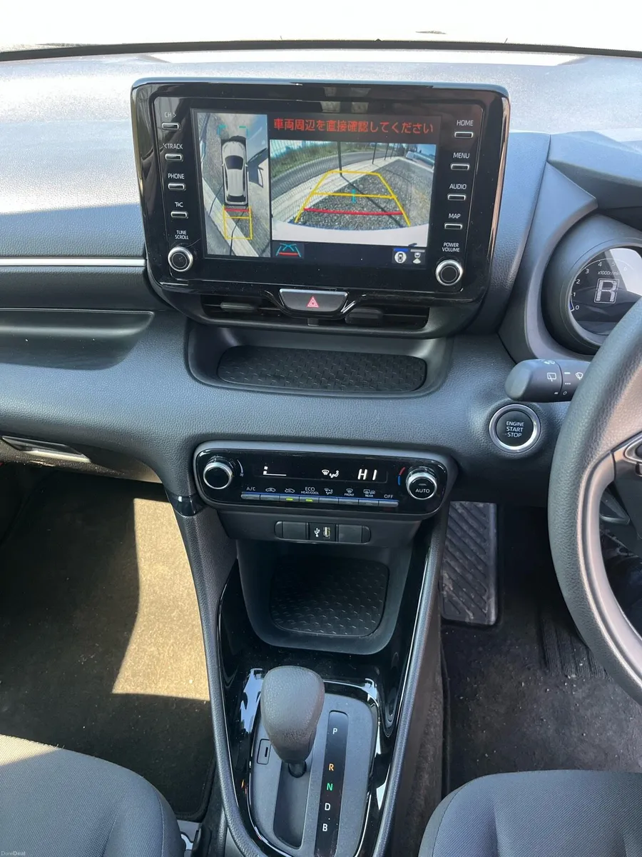 222 TOYOTA YARIS ONLY 7600 Kms - Image 4