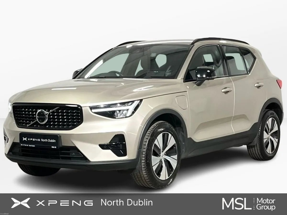 Volvo XC40 T4 Recharge+ 211BHP - Reversing Camera - Image 1