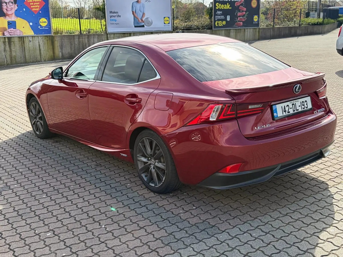 Lexus is 300h - Image 4