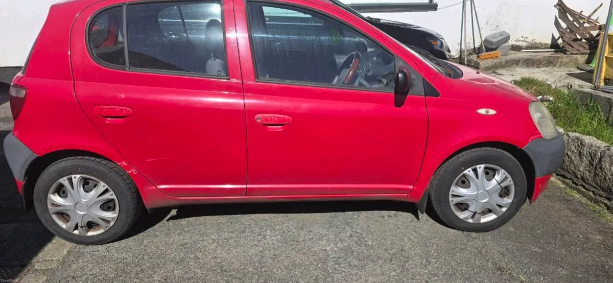 2001 Toyota Yaris - Image 1