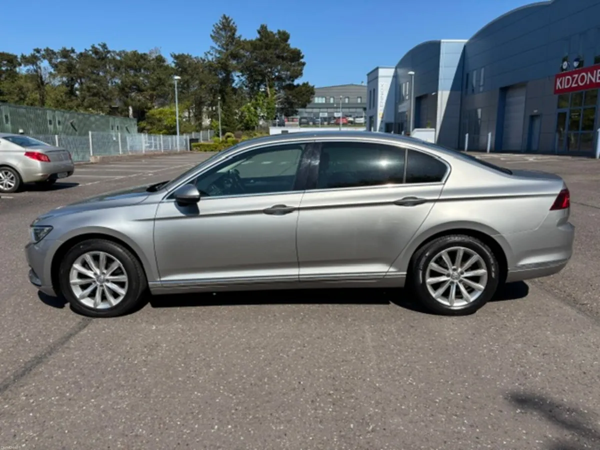 HIGHLINE 1.6 TDI MANUAL 6SPEED FWD 120HP - Image 4