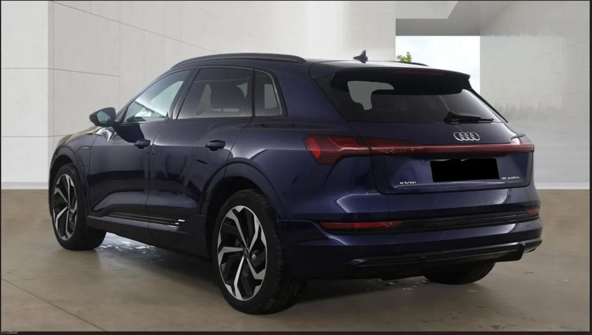 2022 AUDI ETRON BLACK EDITION 55  QUATTRO 95KwH - Image 3