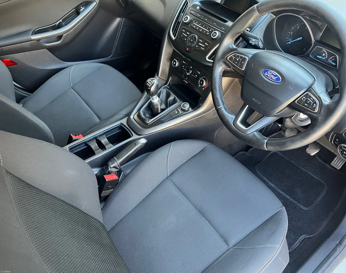 Ford Focus STYLE 1.5 TD 95PS 6SPEED 4 5DR 4DR - Image 4