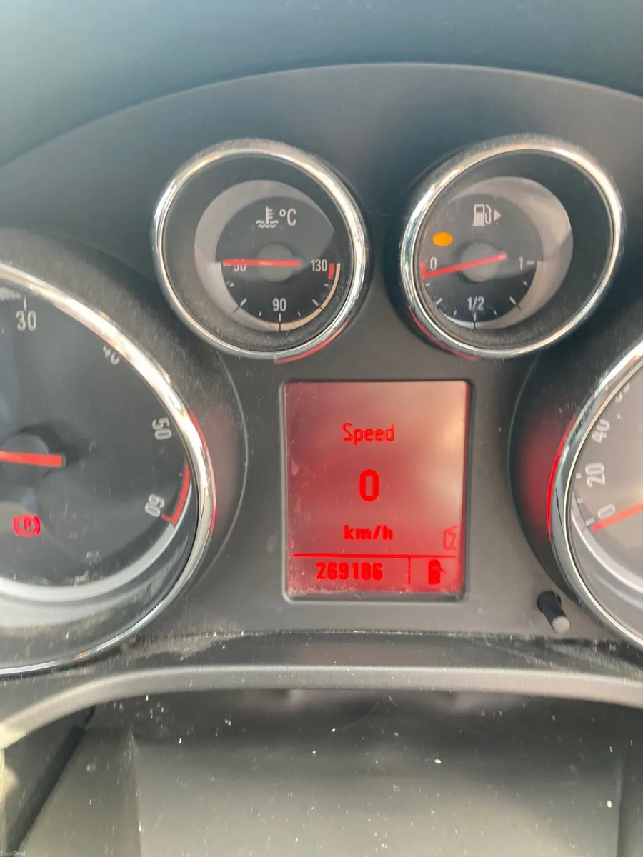 Opel Insignia 2010 - Image 2