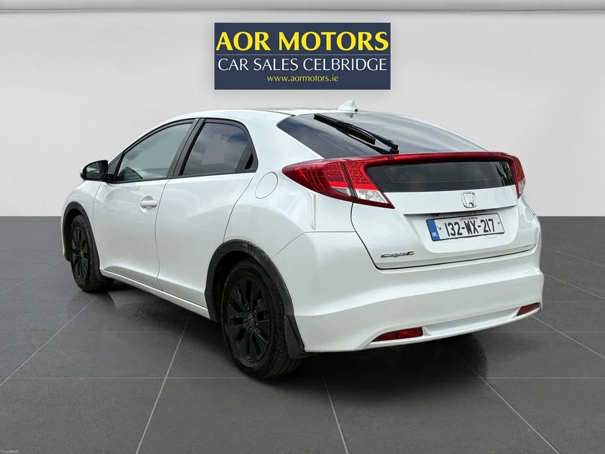 Honda Civic 2013 Diesel White - Image 4