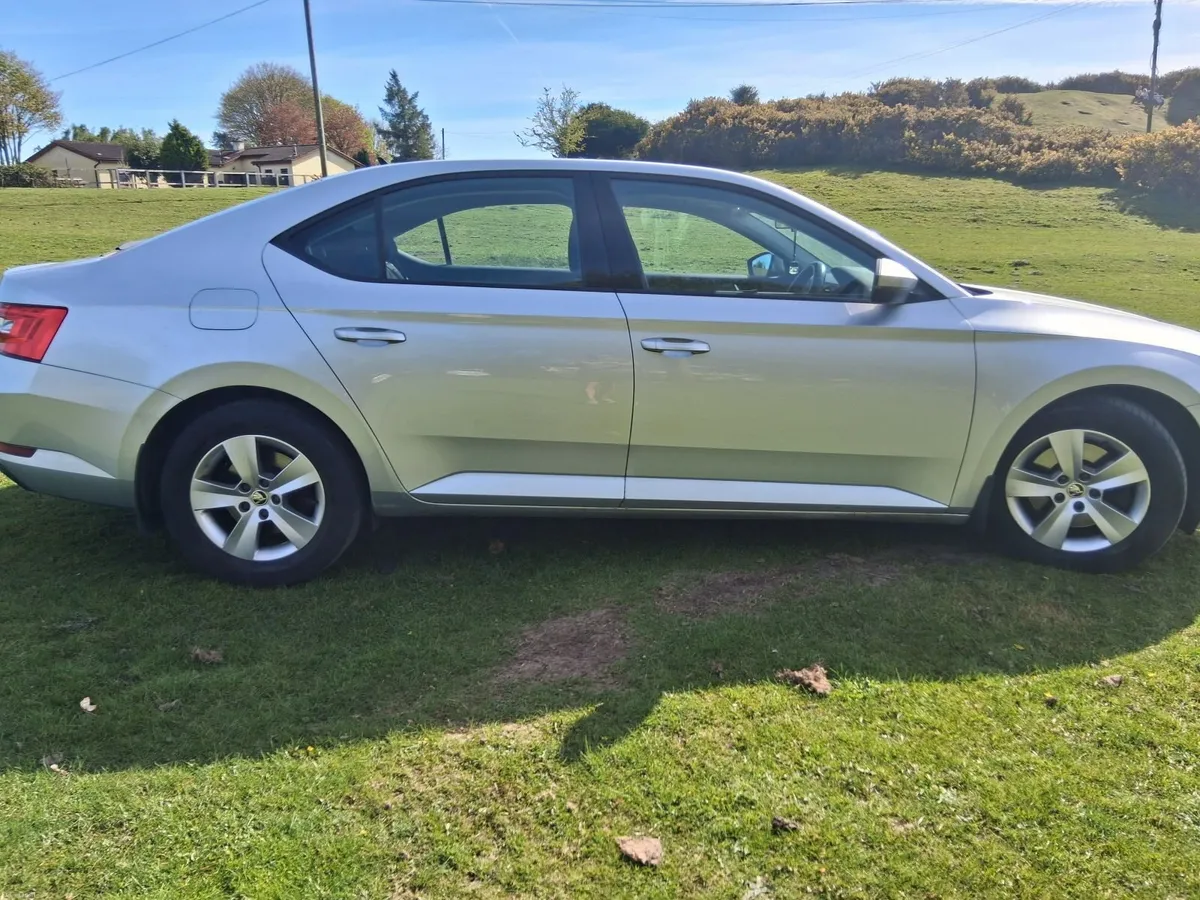 Skoda Superb 2018 - Image 1
