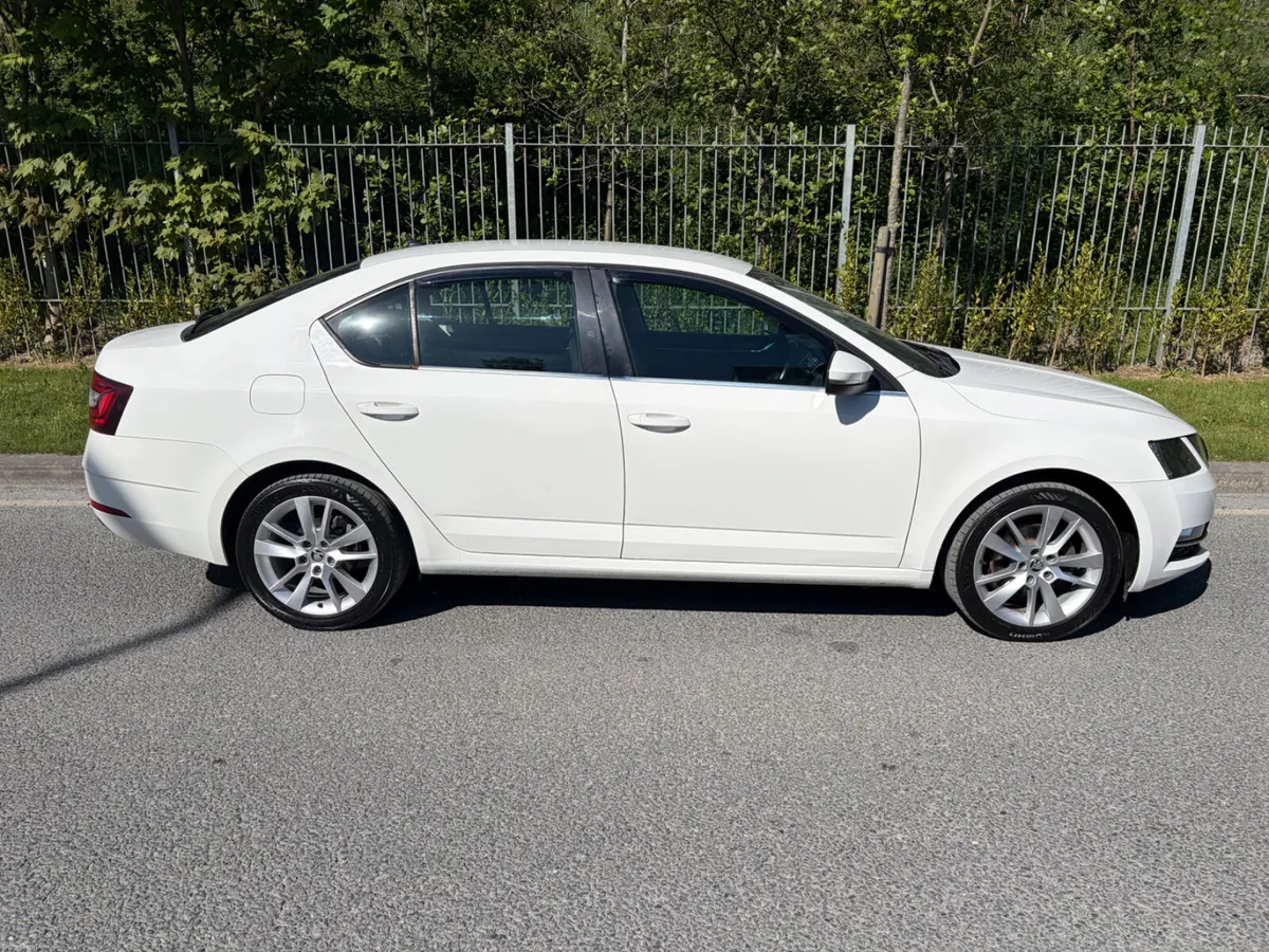 Skoda Octavia 2019 1ltr PETROL IN WHITE - Image 4