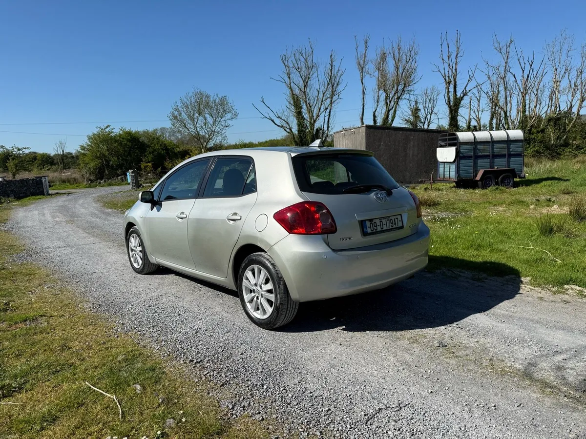 2009 Toyota Auris Diesel AUTOMATIC - Image 4