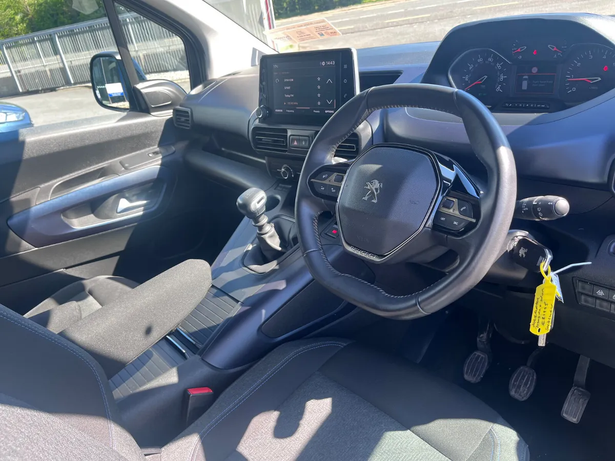 Peugeot Rifter 2022 Wheelchair Accessible - Image 4