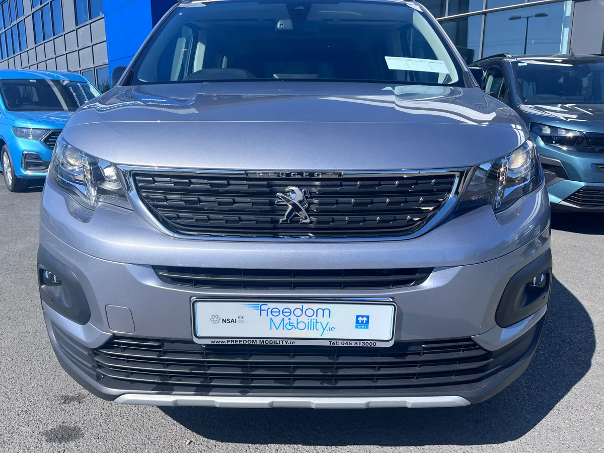 Peugeot Rifter 2022 Wheelchair Accessible - Image 2