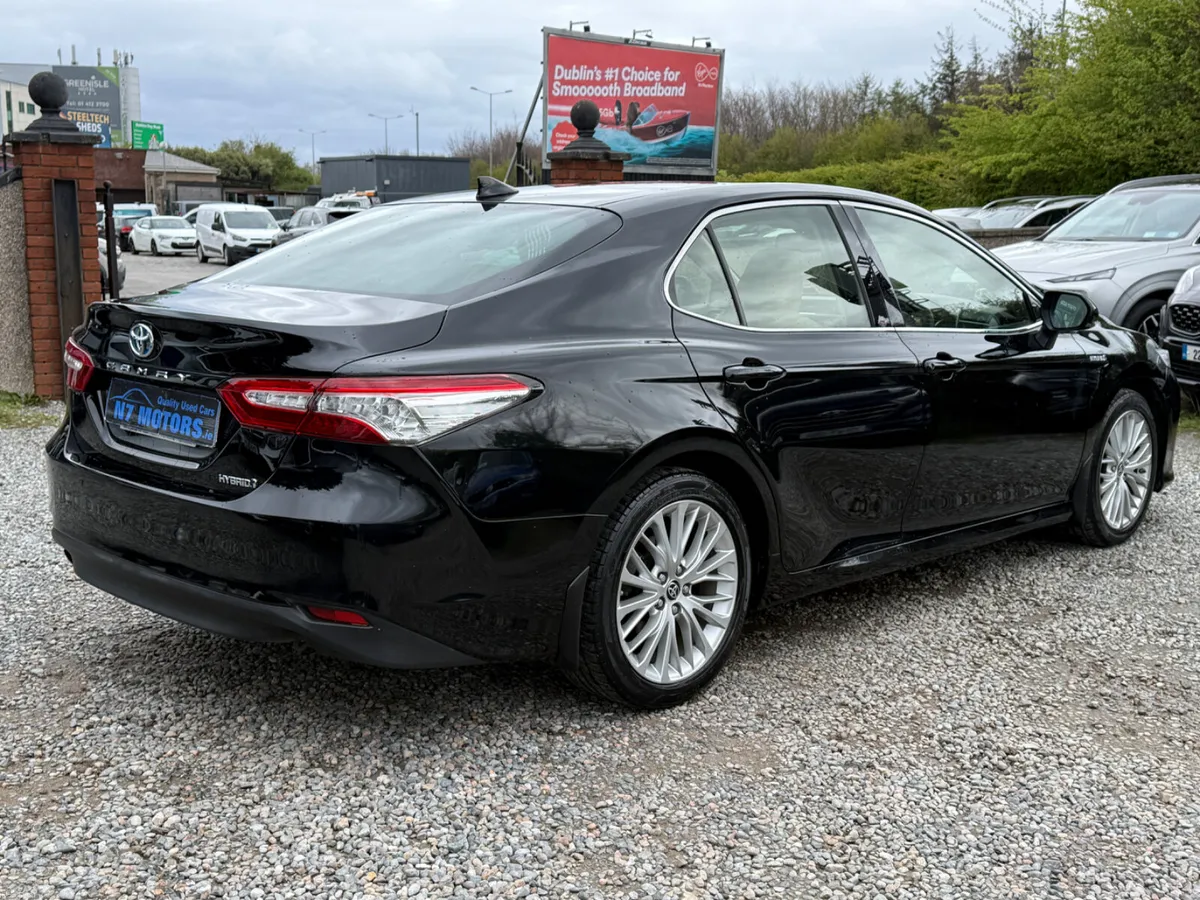 2021 Toyota Camry HYBRID PLATINUM AUTO - Image 3