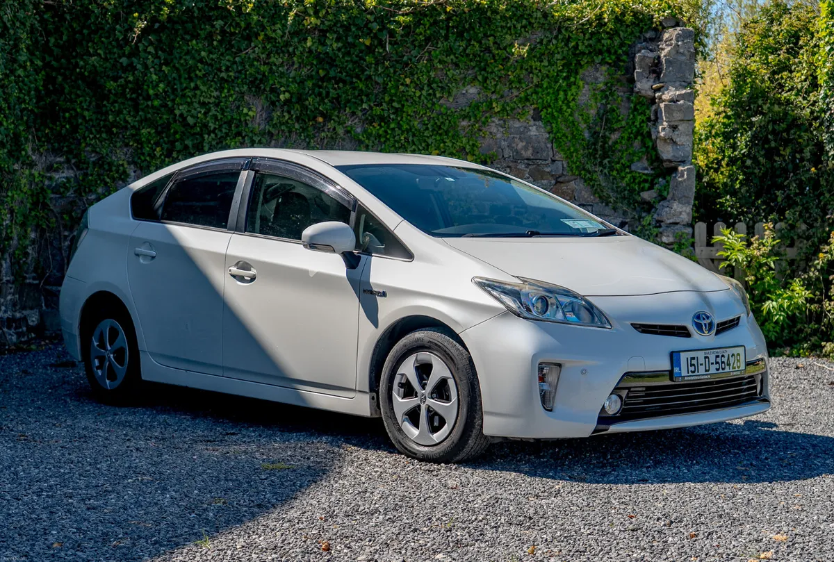 2015 Toyota Prius 1.8 Petrol Hybrid Automatic 5DR - Image 1