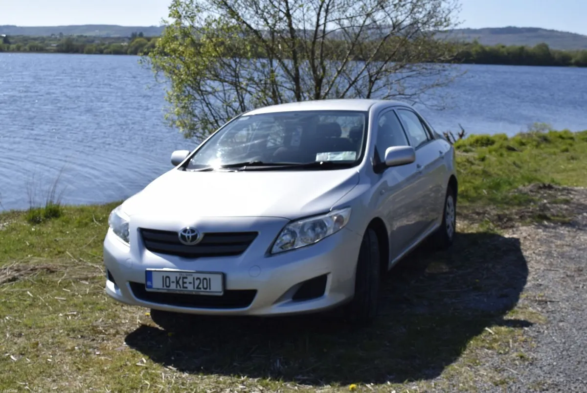 Toyota Corolla 2010 - Image 2