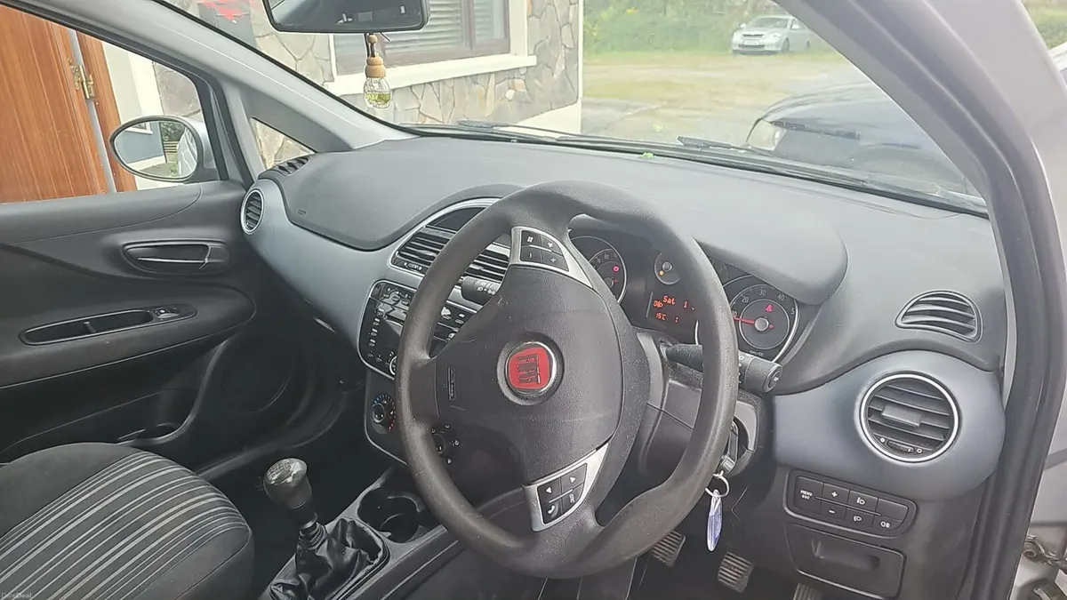 Fiat Punto Diesel Low Mileage - Image 4