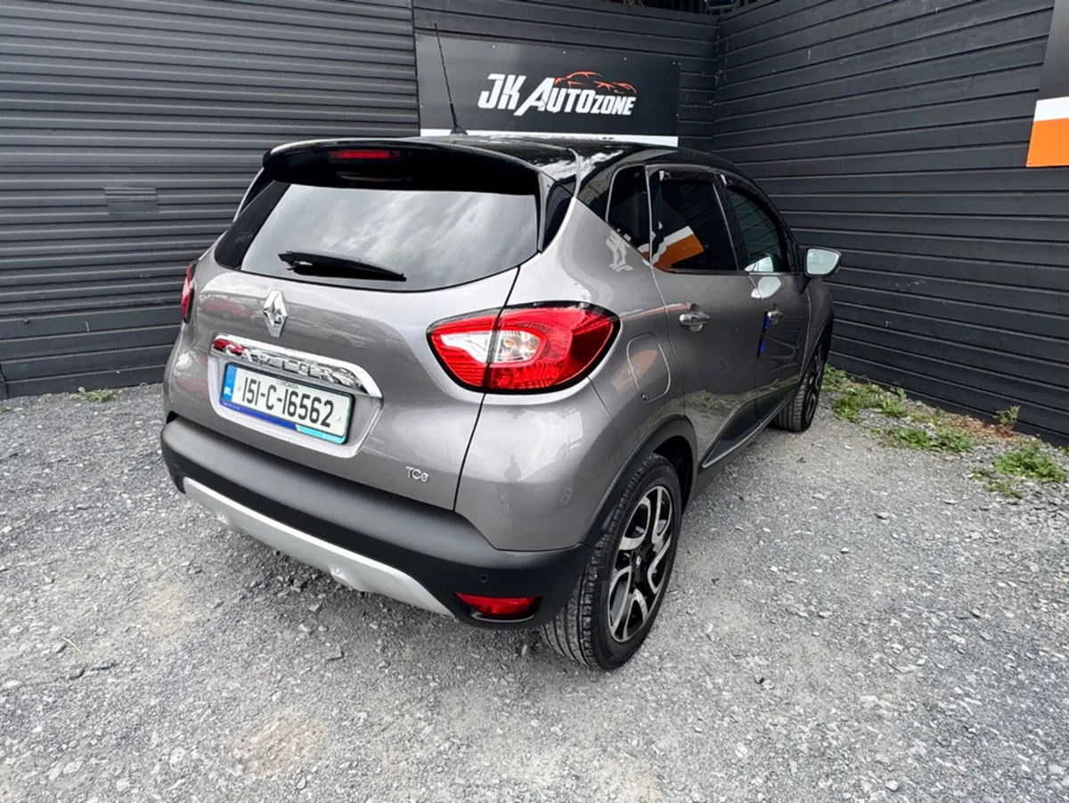 Renault Captur 0.9 TCE SIGNATURE 90BHP S/S 5DR - Image 4