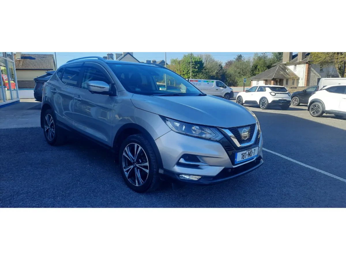 Nissan Qashqai 1.5 DSL SV PREMIUM SS 18 4DR - Image 3