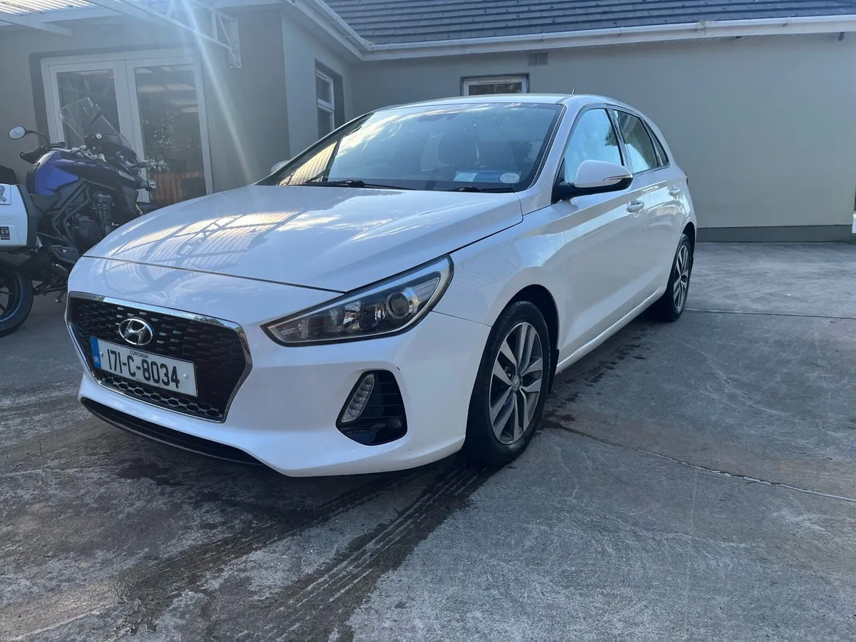 Hyundai i30 1.6d 2017 nct and taxed - Image 3