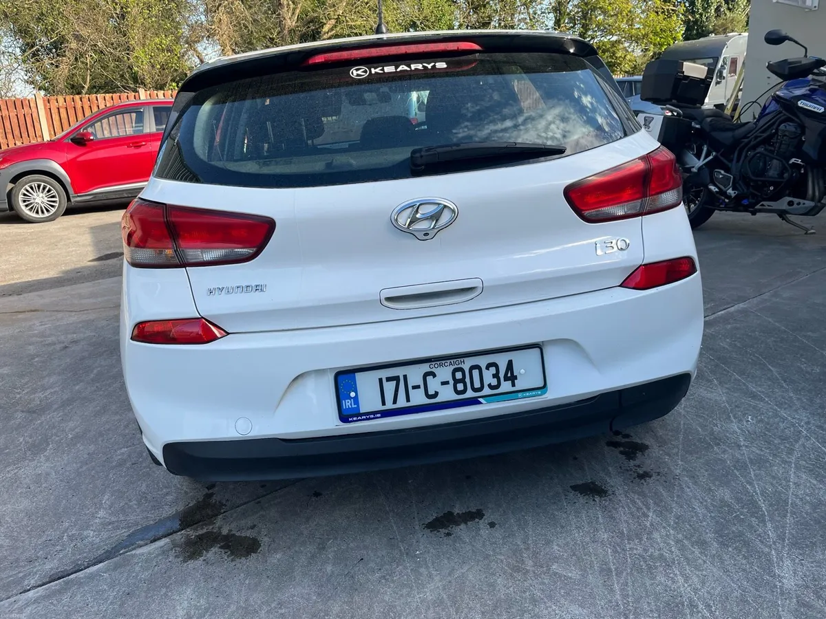 Hyundai i30 1.6d 2017 nct and taxed - Image 4