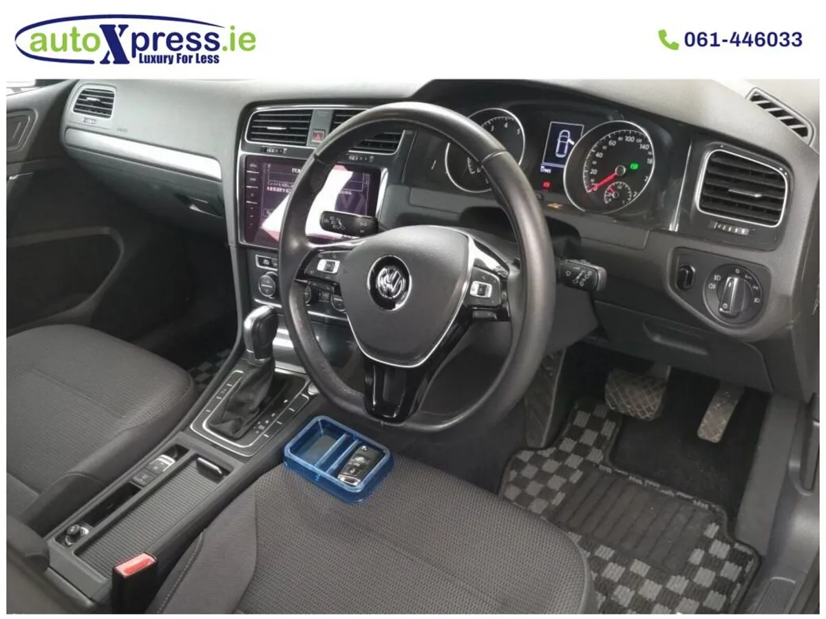 Volkswagen Golf 1.2 TSI COMFORT LINE, Reversing ca - Image 2