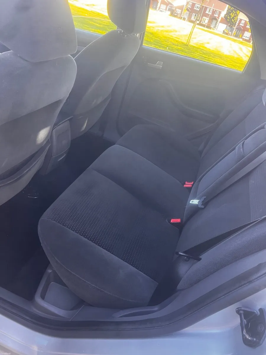 Ford Focus Ghia1.6. NEW NCT 29/9/27 !! - Image 5