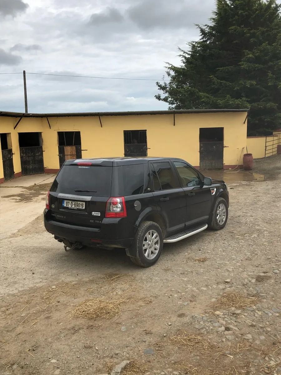 Land Rover - Image 1
