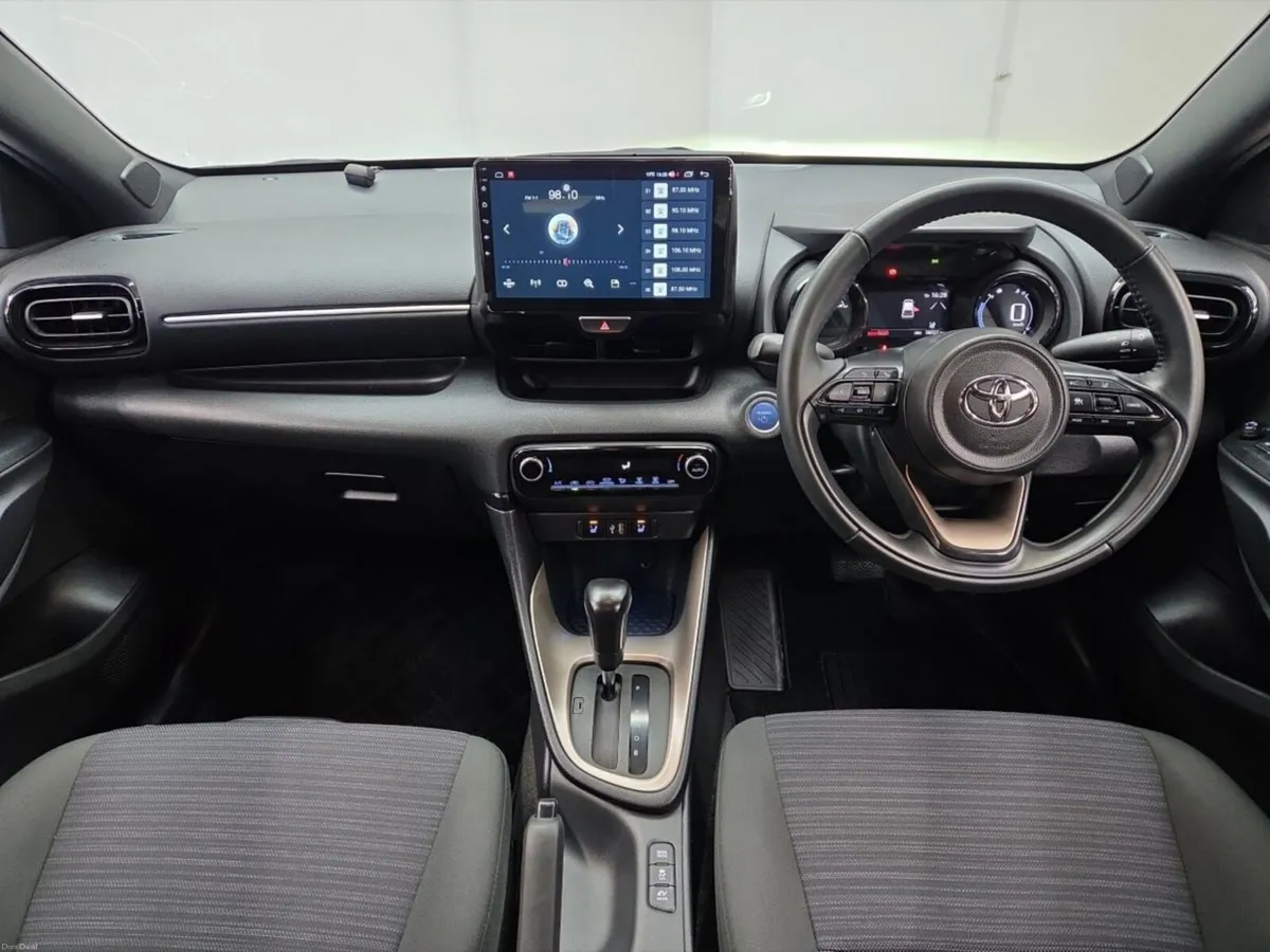 Toyota Yaris Z Hybrid *Top spec* - Image 4