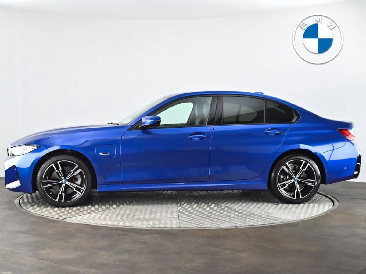 BMW 3-Series 330e M Sport Saloon - Image 4