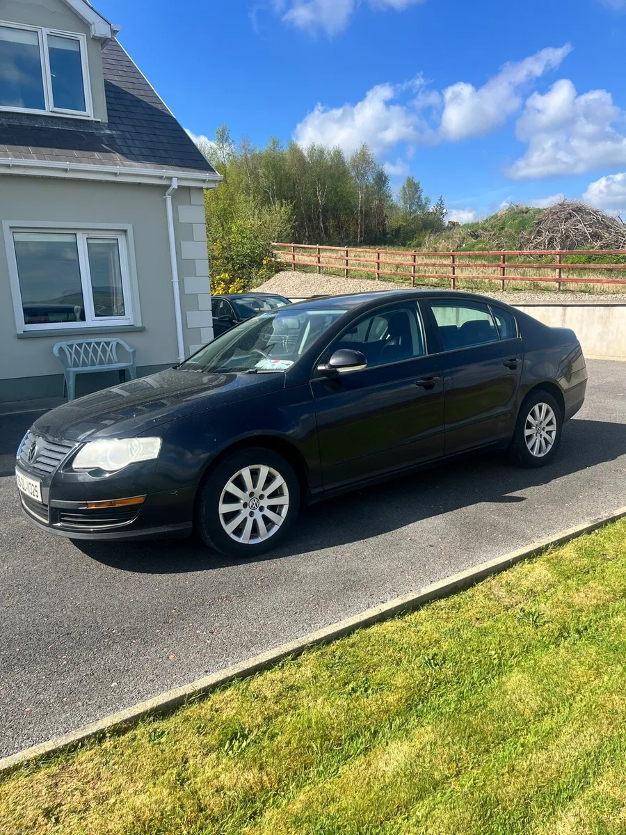 2009 Volkswagen Passat 2.0 TDI - Image 1