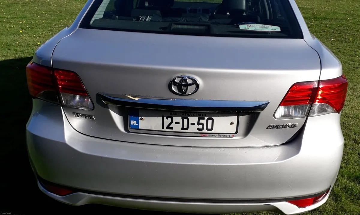 Toyota Avensis 2012 - Image 2