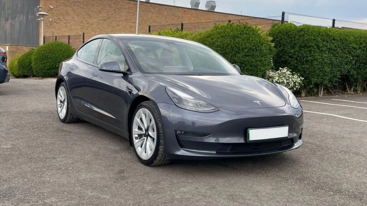 221 Tesla Model 3 Standard Plus - Image 1