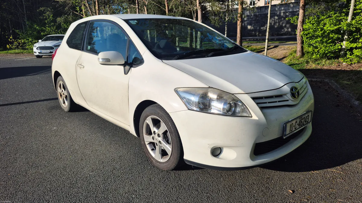 Toyota Auris 2010 1.4 Nct & Tax - Image 1