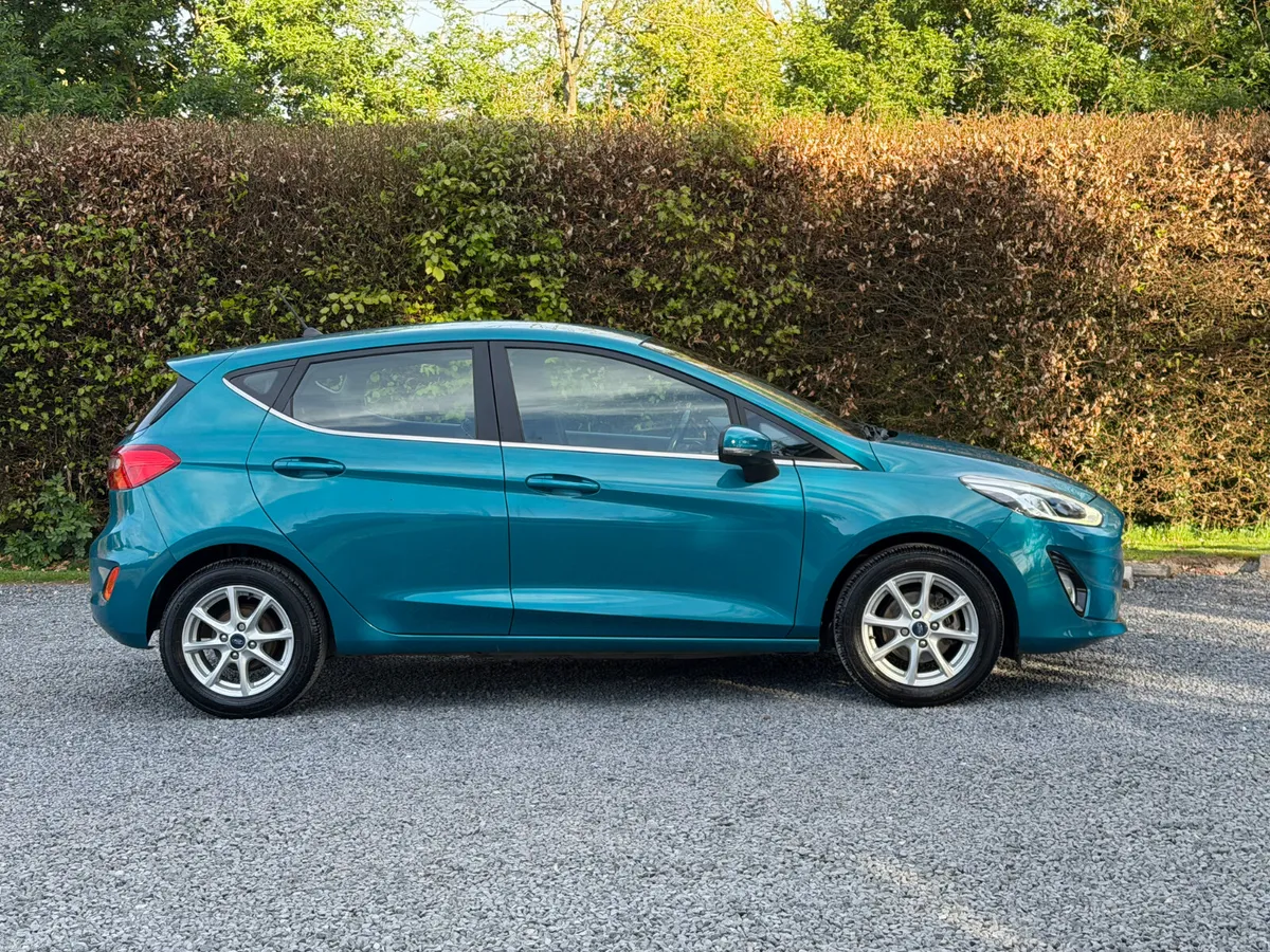 Ford Fiesta 2018 Titanium 1.1 - Image 2