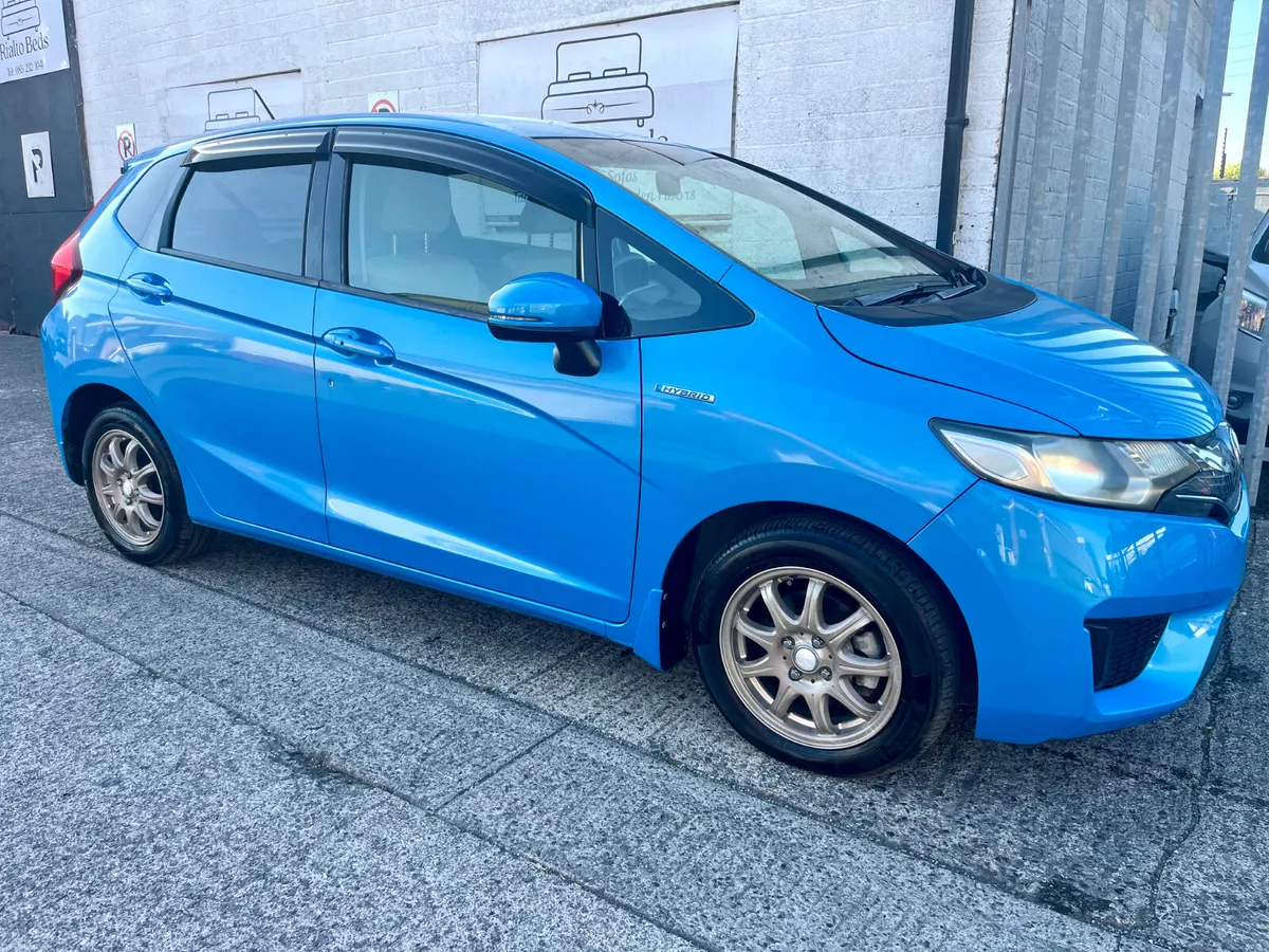Honda Fit Automatic Hybrid  2014 - Image 2