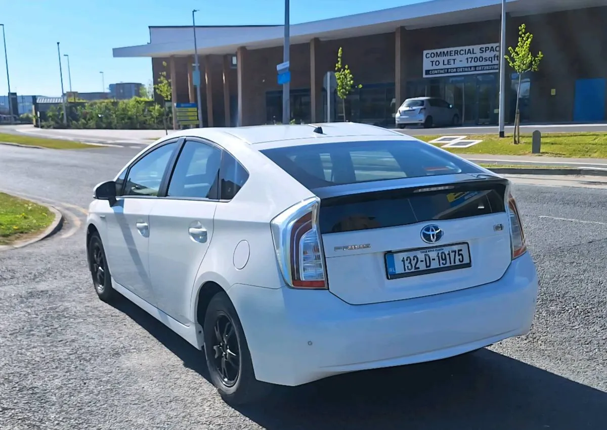 Toyota Prius - Image 3