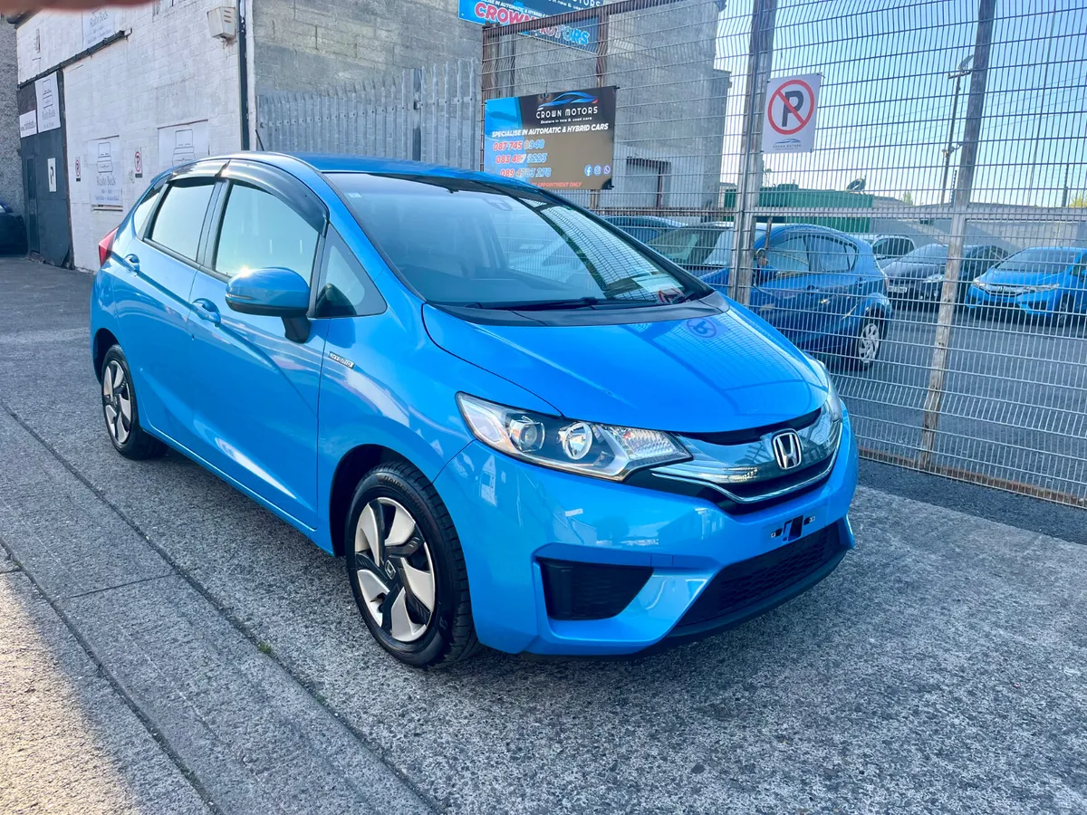 2015 Honda fit Hybrid Automatic - Image 2