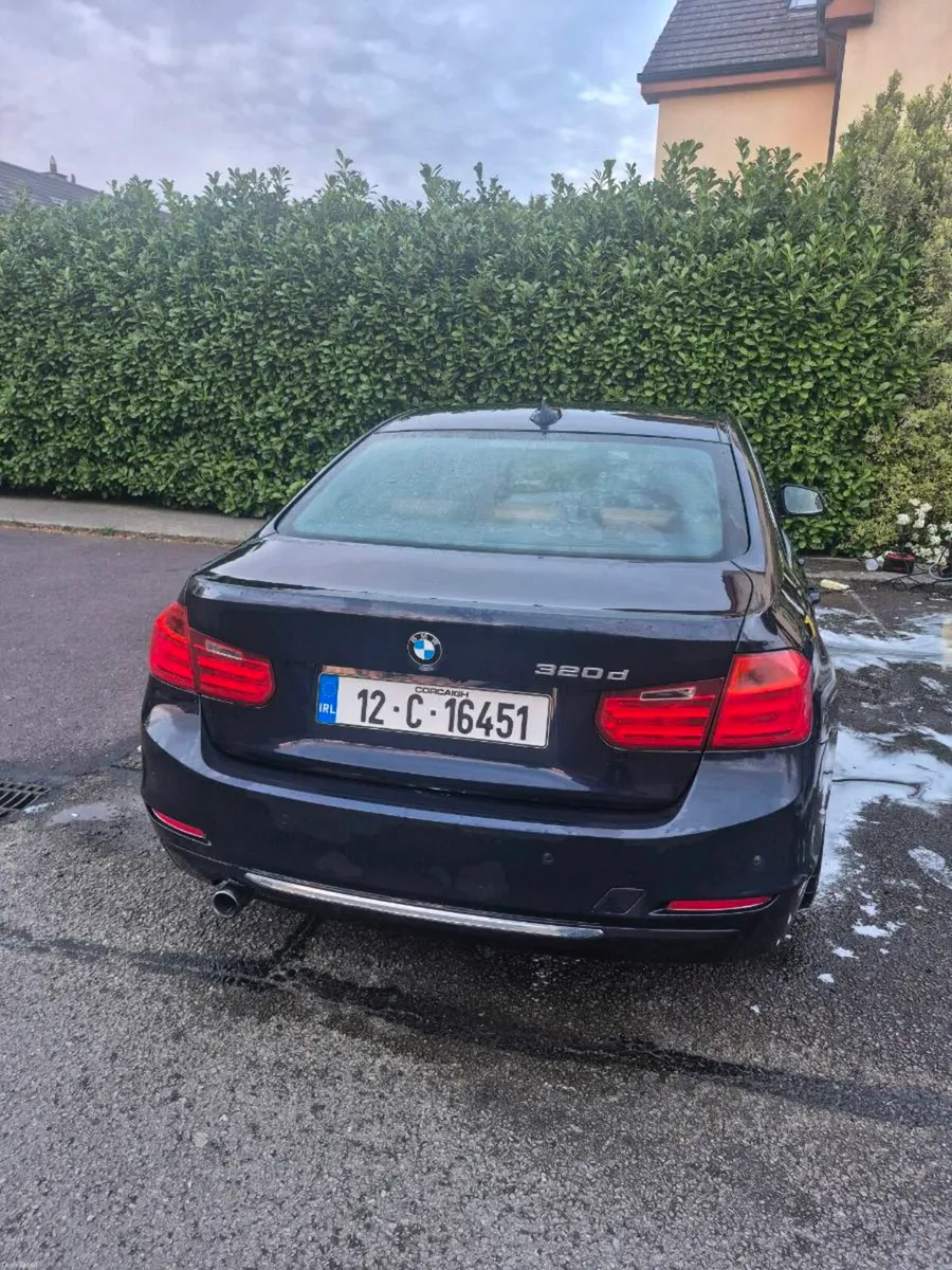 BMW 320D Luxury Model - Image 4
